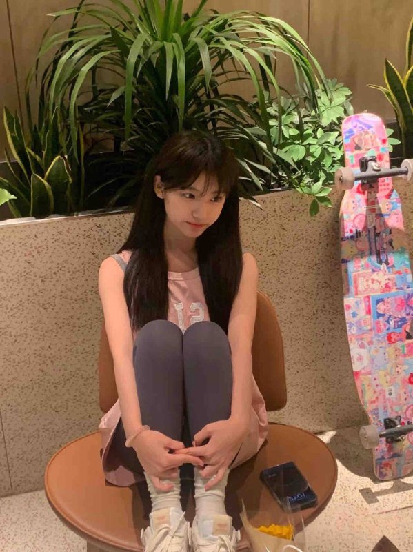 武汉小蕾玖➕05年165d 武汉中南财大本科在读全身0整 清纯可爱性格温柔乖巧·身材比例好 皮肤雪白细腻·初恋的感觉.🥰一定不辜负您的抬爱