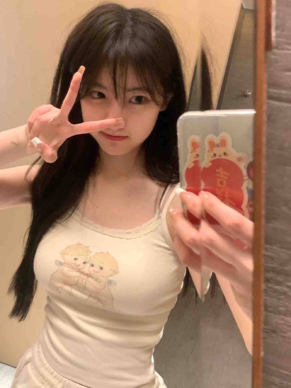 武汉小蕾玖➕05年165d 武汉中南财大本科在读全身0整 清纯可爱性格温柔乖巧·身材比例好 皮肤雪白细腻·初恋的感觉.🥰一定不辜负您的抬爱