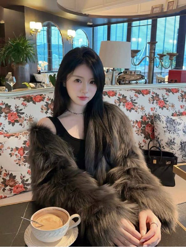 武汉小蕾玖➕新人178体重51kg胸围 36D 腰围 63 臀围 110中南财经政法大学本科生 曾作为交换生韩国新加坡研究生拉萨瑞动漫游戏在读超绝腰臀比 卡戴珊同款巨臀高学历谈吐佳 武汉短暂停留甜美纯欲 给你超绝女友感~