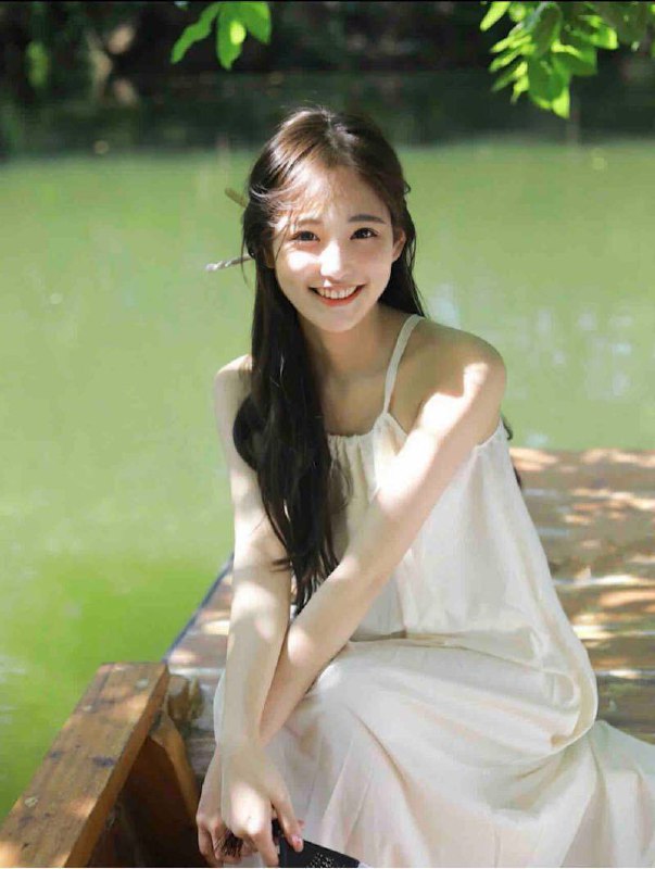 武汉小蕾玖➕音乐学院 兼职𝗗𝗮𝘁𝗲：❶⑦〇 / D  03年 川妹子𝗦𝗰𝗵𝗼𝗼𝗹：武汉 音乐学院𝗞𝗲𝘆𝘄𝗼𝗿𝗱：90斤 · 邻家粉白 ·素颜 · Jk这个世界上美好的事情不多，立秋傍晚河对岸吹来的风，和笑起来甜的要命的女孩