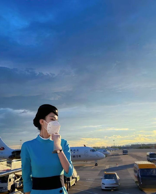 00后CC  171e  46kg   零整容妈生脸。可纯可御洋气 皮肤滑嫩白皙.身材气质俱佳 .  高情商 .温柔 热情⚠️⚠️⚠️航班到港时间可能出现变动，最好提前预约。另外公司规定晚上12点以后禁止外出，敬请谅解！