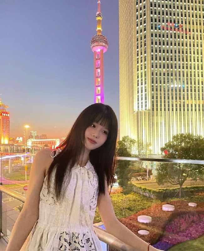 武汉音乐学院❏  𝖧𝗂𝗀𝗁𝗍 168𝖼𝗆 • 𝖠𝗀𝖾: 03 • 𝖡𝗎𝗌𝗍 E▪️某书签约博主  平面模特  偶尔兼职▪️爱好/舞蹈 健身 探店 旅行▪️全身无赘肉 皮肤雪白🥢腿A4腰