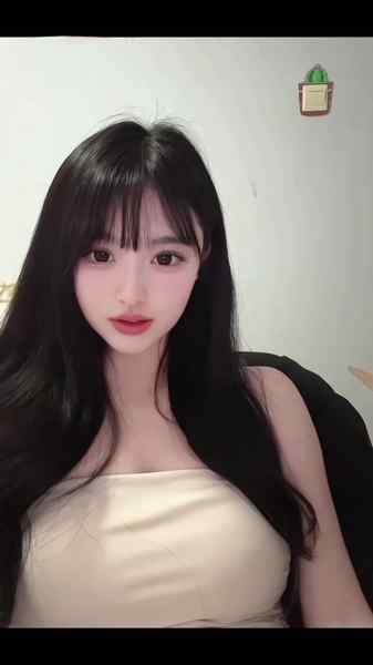 武汉-05年学生-D罩杯-蜜桃臀-一线天