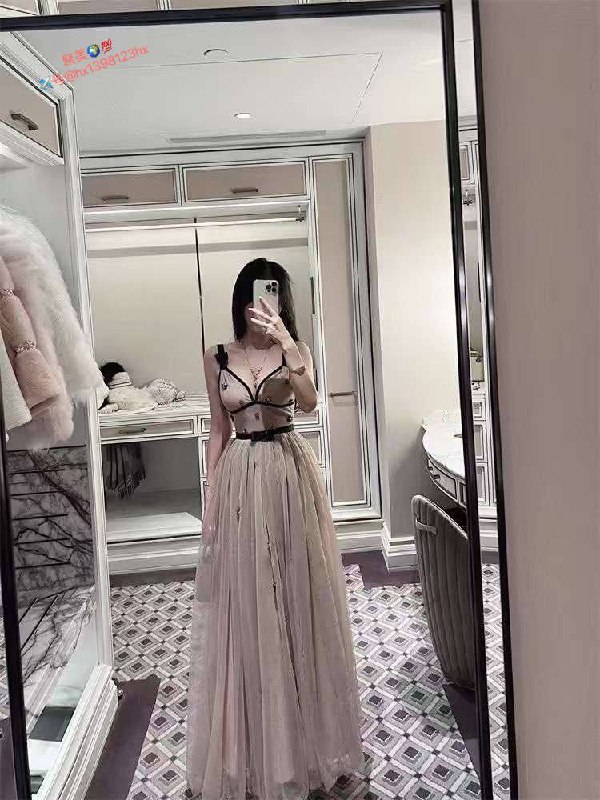 武汉🔥❤️人极品172碧玺天花板皮肤巨白04年🐻d🉑69舌吻服务巨好