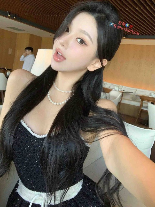 重庆❤️人• 173Dcup 95 斤纯天然身材汗水铸就• 超级无敌大牌气质全身奢侈品品牌• 富养长大的千金大小姐 见多识广【左手手臂有一纹身为证 其余均是冒】仅短期兼职 不验证真实本人无任何差别