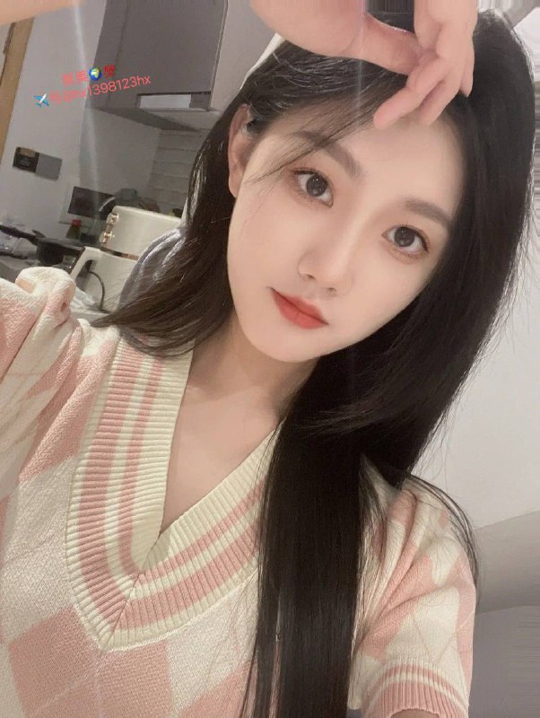 重庆❤️人 174.03年  天然C雪白，无整容，家境优越自带气场