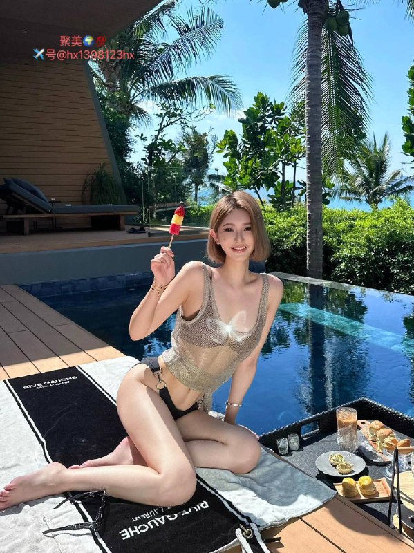 重庆极品❤️人•职业：演员，模特•身高：173cm    体重：49kg•胸围：真胸36E•腰围：65cm•臀围：98cm•年龄：23•肤色：雪白超S型身型，黄金比例，气质女神款时尚洋气，双商在线，谈吐一流