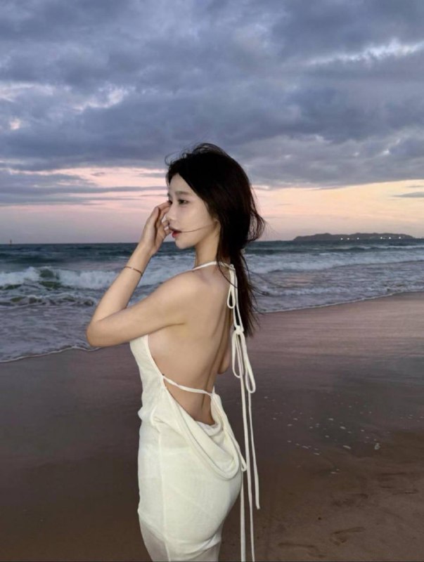 重庆极品新人Age • 03年  净168🐻c  90🪼温柔女友feel   皮肤超白滑嫩🪼可素颜淡妆见面 气质绝佳  差距甚微🪼性格绝佳小网红纯兼职  可清纯可御姐