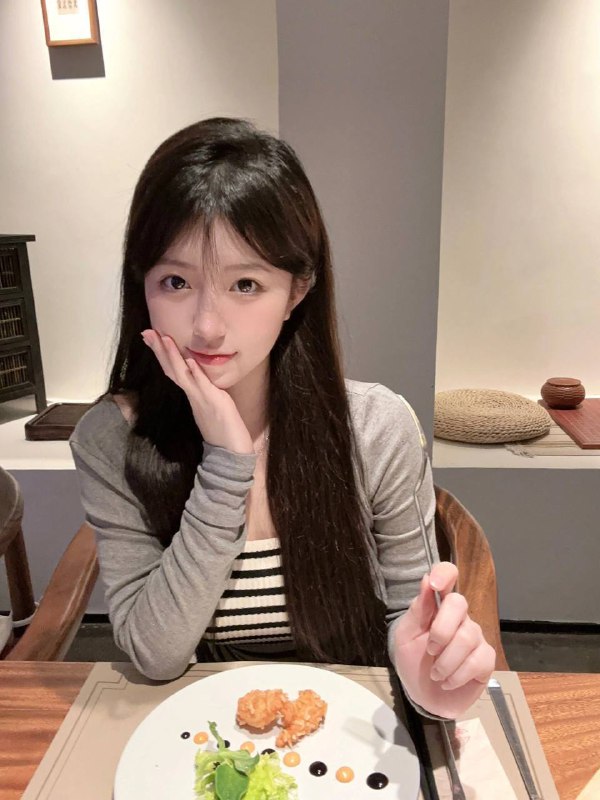 重庆极品❤️人如意极品白小纯在校学生168 03D 蜜桃臀 反差感