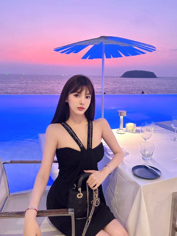 重庆💠独家模特清纯气质180C   a4腰筷子腿南方姑娘 高颜值可纯可欲 姓感洋気圈外兼职可预约～在线撩人我希望我不是被選擇 而是被熱愛遇见的都是天意 拥有的都幸运