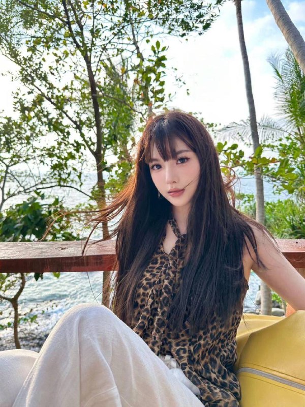 重庆💠独家模特清纯气质180C   a4腰筷子腿南方姑娘 高颜值可纯可欲 姓感洋気圈外兼职可预约～在线撩人我希望我不是被選擇 而是被熱愛遇见的都是天意 拥有的都幸运