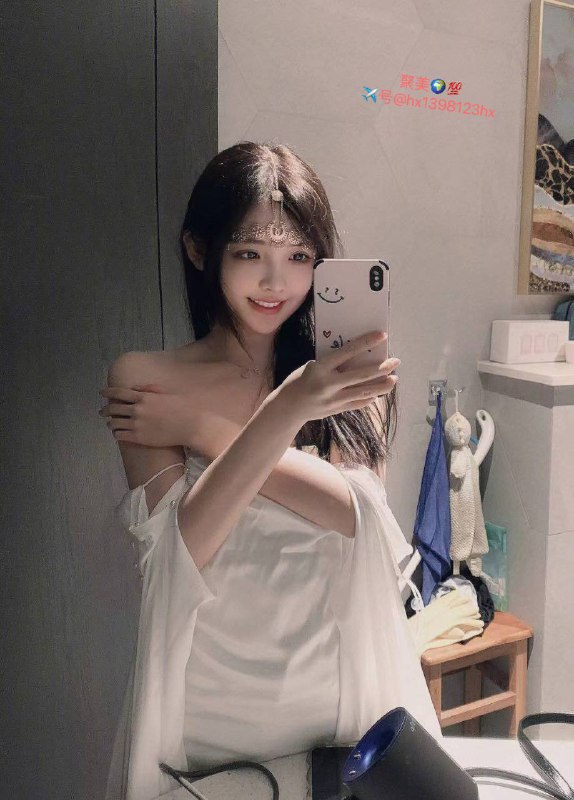 重庆❤️人肤若凝脂（皮肤和泥鳅一样滑溜）净高163  芳龄19  真🐻小c无科技雪白肌肤  热情主动会