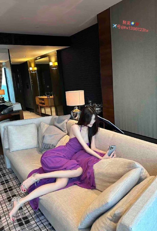 重庆❤️人170 98 c➕00年在职空乘 可看app平时只兼职 很少接单性格好脾气好不冷场，自己会找话题网红精致脸 本人与照片无区别人照合一