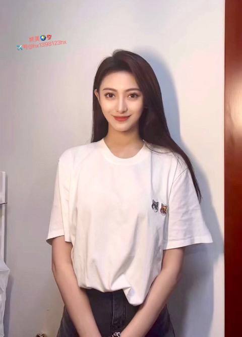 重庆纯新人00年校花168D+清纯温柔皮肤白皙可热情贵宾服务回归初恋感觉