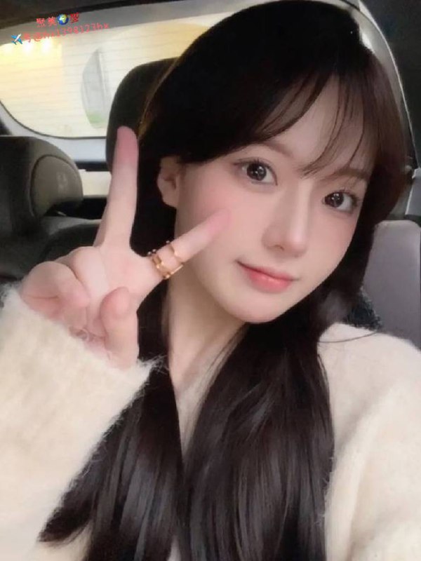 重庆❤️人 170c一个导没见过 刚⬇️氵皮肤雪白⬆️⬇️粉 大长腿🐻D性格温柔 21岁。🦜