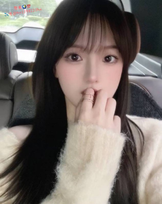 重庆❤️人 170c一个导没见过 刚⬇️氵皮肤雪白⬆️⬇️粉 大长腿🐻D性格温柔 21岁。🦜