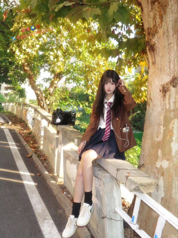 重庆❤️人小樱桃🍒🍒🍒身高165  体重85 胸围C 00年成绩优异勤工俭学的兼职小娃娃如果有缘份我们见个面吧💓