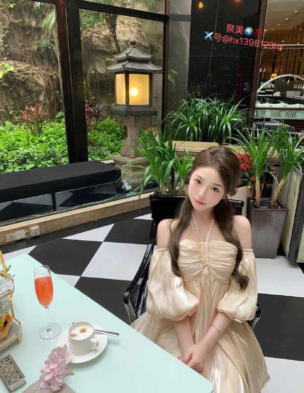 重庆❤️人纯欲00后邻家小学妹172d 纯情美眉·瑜伽舞蹈健身达人相貌娇媚时尚大蜜肤色白皙大气温柔可盐可甜邻家学妹般女朋友既视感