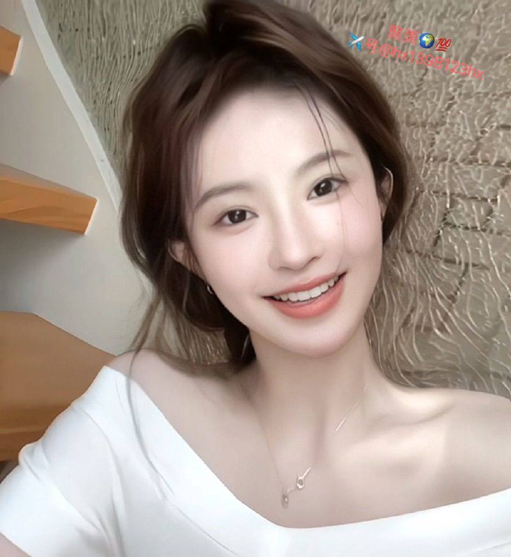 重庆❤️人小纯163c  02 极品短发 只白天在线