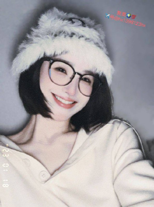 重庆❤️人小纯163c  02 极品短发 只白天在线