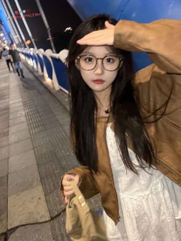 重庆❤️人兼职02学妹﻿﻿•Height身高/165•﻿Weight体重/86•﻿Bust胸围/C﻿•Age年龄/02﻿🥢腿 乖巧可爱全身雪白 不抽烟无不良嗜好  给您初恋的感觉