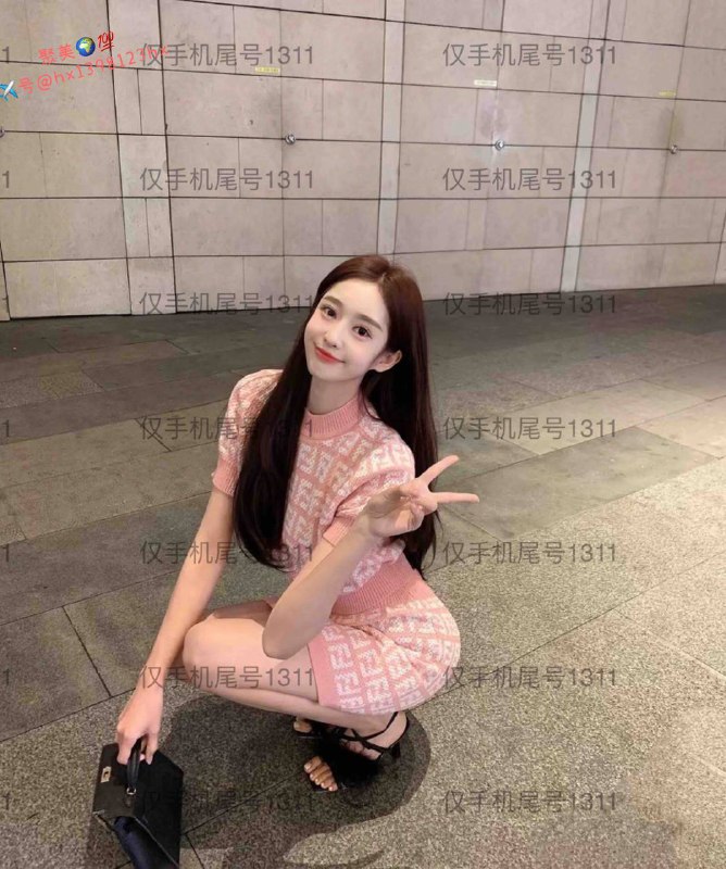 重庆❤️人极品小纯云南少数名族 美术学院在校168D真实02长腿细腰🧘‍♀️笑容超甜🥛皮肤雪白🍷不接酒课真人高气质范