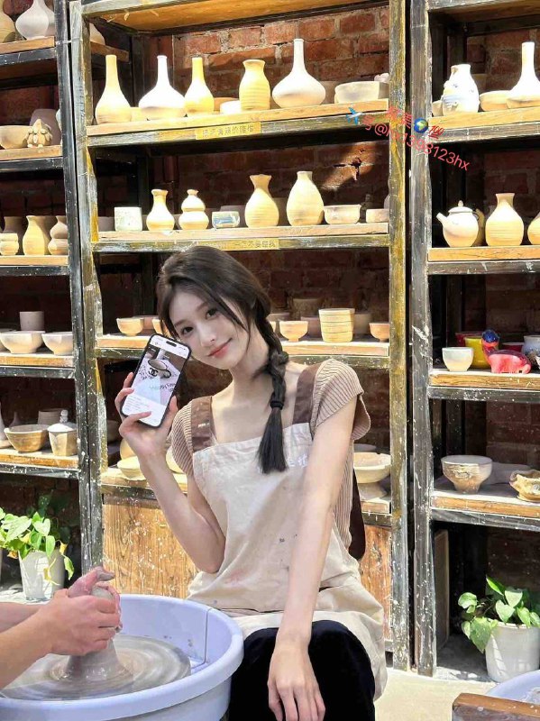 重庆真人条件巨好纯兼职❤️人绝美冷白皮🥛婴儿肌肤吹弹可破喜白碧玺 只接素质课05年身高170🐻C 长期健身只接素质课