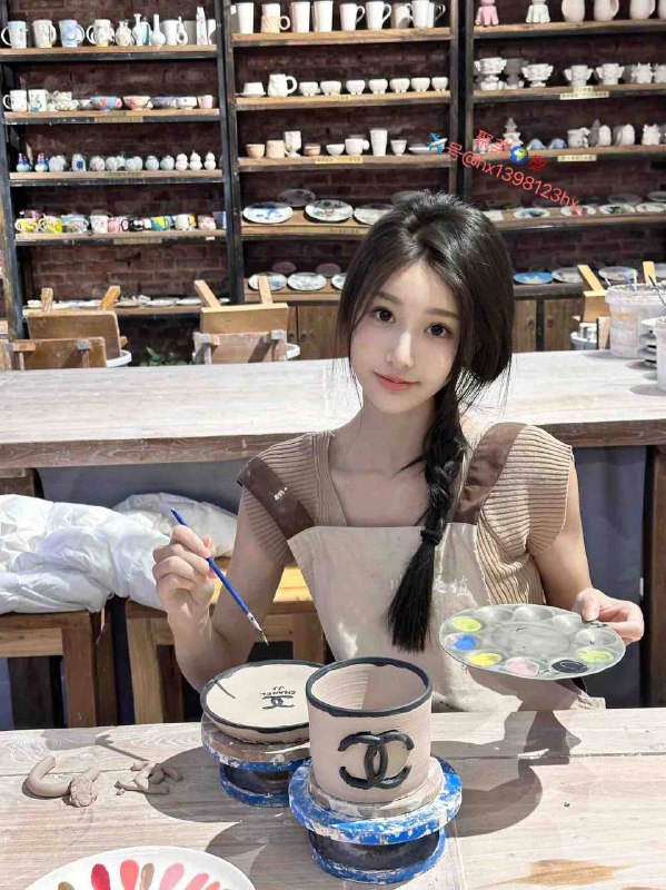 重庆真人条件巨好纯兼职❤️人绝美冷白皮🥛婴儿肌肤吹弹可破喜白碧玺 只接素质课05年身高170🐻C 长期健身只接素质课