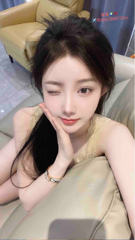 重庆诗淇❤️人  03年170C会舞蹈一字马，在校生兼职，重庆妹子，初次下🌊，身体雪白嫩滑,三点👙,温柔乖巧懂事,照片视频都是是自己拍的，无任何ps,可素颜见课,💗待客如初恋男友，配合度高🌸🌸🌸🌸