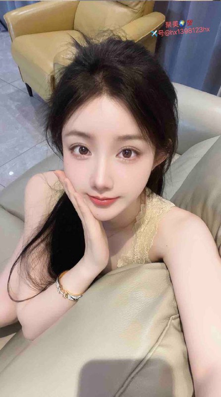 重庆诗淇❤️人  03年170C会舞蹈一字马，在校生兼职，重庆妹子，初次下🌊，身体雪白嫩滑,三点👙,温柔乖巧懂事,照片视频都是是自己拍的，无任何ps,可素颜见课,💗待客如初恋男友，配合度高🌸🌸🌸🌸