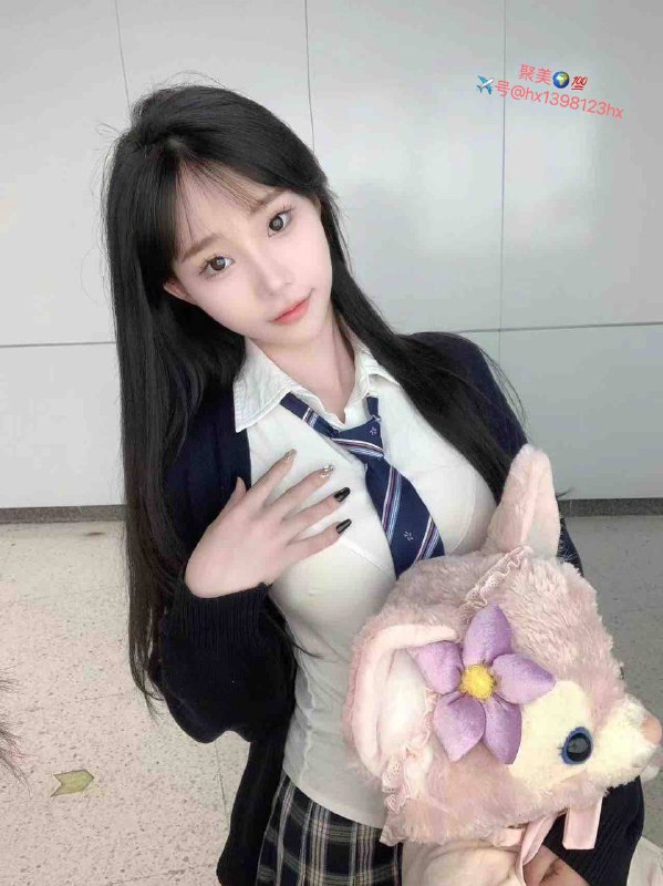 重庆在校兼职生初次下水纯兼职💗真实04年 168cm 40KG C➕💗三点巨粉！皮肤超白💗敏感体质💗高挑大长腿💗天然初恋脸 全身0整 可素颜见课👅↑上述已经过验证