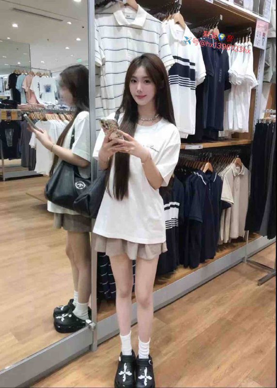 重庆在校大学生第一次兼职 小叮当杜绝假照片源自生活视频首次落地重庆 短期兼职简介:在校大一学生 暑假兼职可全程英语交流接各种商务170c 92高颜，可甜可御，标准，阳光活泼爱生活~高素养 高情商 高学历喜欢恋爱模式的相处，期待做你的一日女友 ~ 人生很短，既然有缘相遇，那么希望不负今天， 性格开朗