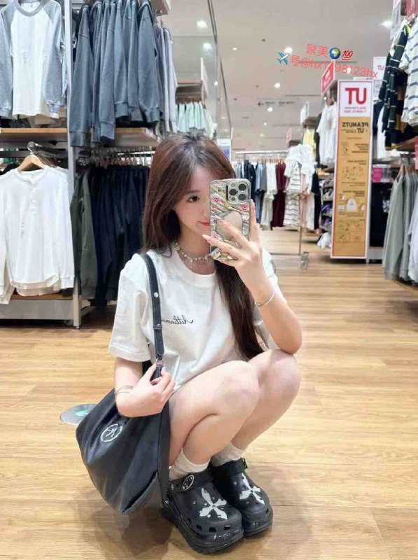 重庆在校大学生第一次兼职 小叮当杜绝假照片源自生活视频首次落地重庆 短期兼职简介:在校大一学生 暑假兼职可全程英语交流接各种商务170c 92高颜，可甜可御，标准，阳光活泼爱生活~高素养 高情商 高学历喜欢恋爱模式的相处，期待做你的一日女友 ~ 人生很短，既然有缘相遇，那么希望不负今天， 性格开朗