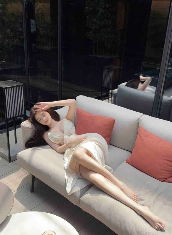 重庆极品御姐Height      身高 / 172 cm·Weight       体重/  45  kg·Bust             胸围/ E罩杯·Age             年龄/  02年💕圈外兼职 全身雪白 0整  初恋女友视感皮肤滑嫩 气质佳 乖巧听话 可纯可欲🈲冒  手机尾号：5797