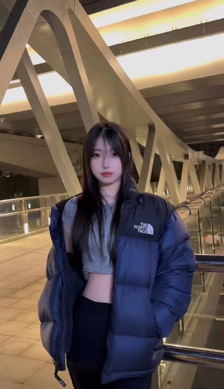 重庆04气质少女纯正💯新人166c 一导不识 学生兼职