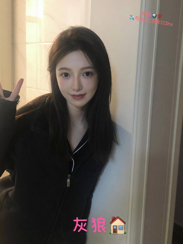 重庆❤️人 176D·学生，真实02学生 可查学信网 零整容 皮肤雪白 大长腿 无纹身