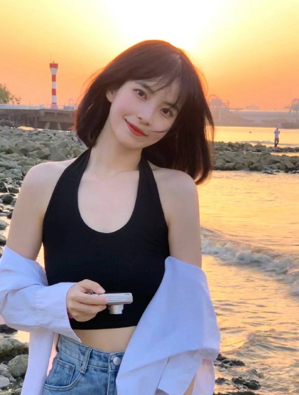 重庆❤️人ʜɪɢʜᴛ/ 173ᴄᴍ ·ᴡᴇɪɢʜᴛ/45ᴋɢ ·Bust/D•  江南女子  邻家妹妹感  全身无整•  高瘦气质🥢腿🧘🏻‍♀️爱好者•  本科在校 可英语沟通 高素质