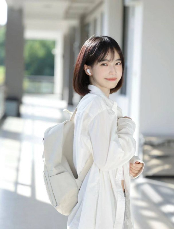 重庆❤️人ʜɪɢʜᴛ/ 173ᴄᴍ ·ᴡᴇɪɢʜᴛ/45ᴋɢ ·Bust/D•  江南女子  邻家妹妹感  全身无整•  高瘦气质🥢腿🧘🏻‍♀️爱好者•  本科在校 可英语沟通 高素质