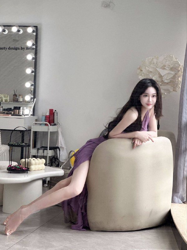 重庆兼职签约模特03年裸足173真C+会瑜伽游泳高尔夫 英语流利只接高端素质客户