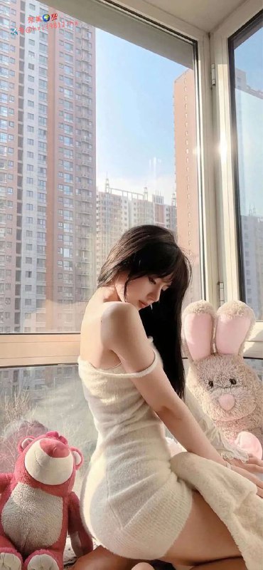 重庆新人学生，你的乖乖女也上线真实02，167d皮肤滑嫩🈚纹身臀围90蜜桃🍑臀，自带 jk黑丝性感乖巧🉑爱，不事，听话真人真照🉑验。