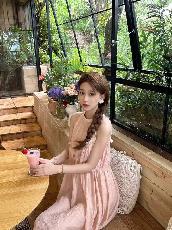 重庆极品学生✨你的梦中情人✨168c❤️44kg❤️天然🐻D舞蹈艺考生 cosplay 甜美白嫩性格超好听话懂事好↕️粉嫩带给你超乎想象的体验