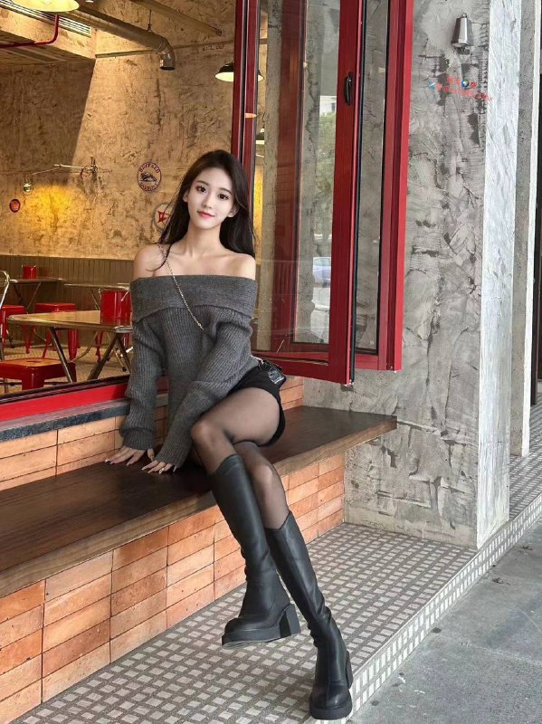 重庆极品学生✨你的梦中情人✨168c❤️44kg❤️天然🐻D舞蹈艺考生 cosplay 甜美白嫩性格超好听话懂事好↕️粉嫩带给你超乎想象的体验