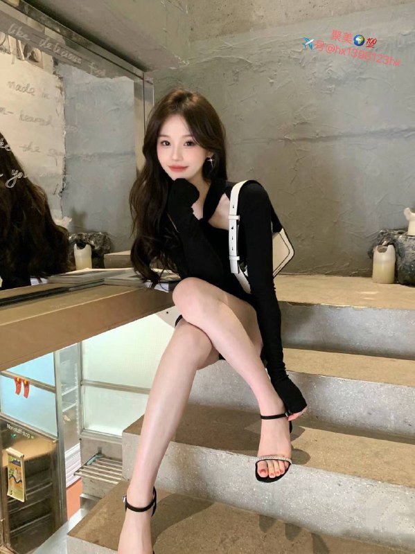 重庆 联系舞蹈生 170d 03 年舞蹈生新人 皮肤雪白✨兼职。🉑纯🉑御。🉑甜🉑盐身材比例完美✨皮肤雪白柔软✨