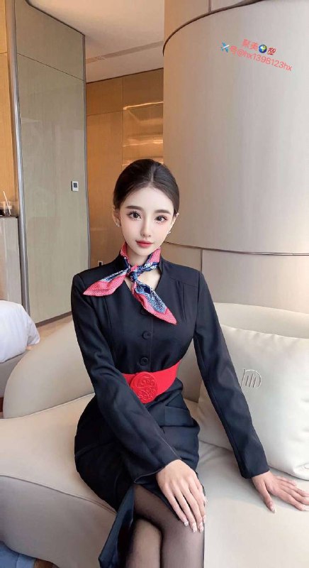 重庆Yomi 极品在飞空姐173 天然D温柔大方有耐心，皮肤白皙