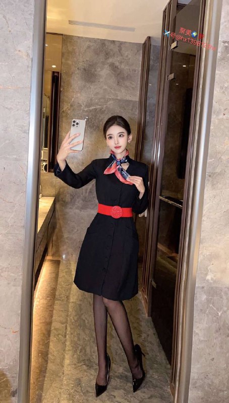 重庆Yomi 极品在飞空姐173 天然D温柔大方有耐心，皮肤白皙