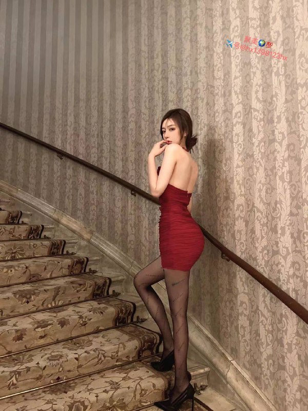 重庆极品御姐180路虎御用车模，体重115，🐻E年龄26维吾尔族极品御姐180路虎御用车模，体重115，🐻E年龄26维吾尔族来自新疆