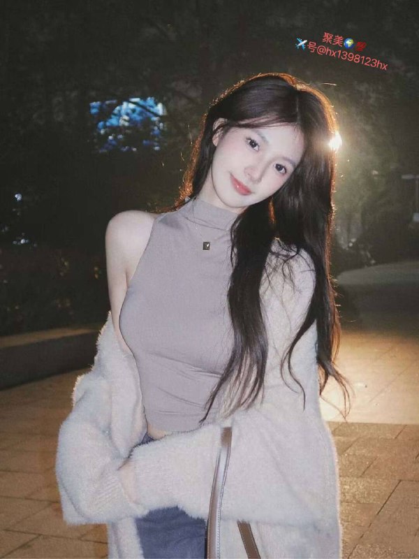 重庆清纯学生短开兼职171d 04 年 可纯可御留学生兼职  放假短开极品清纯女友feel  真人真照性格活泼可爱  皮肤雪白 大长腿 马甲线