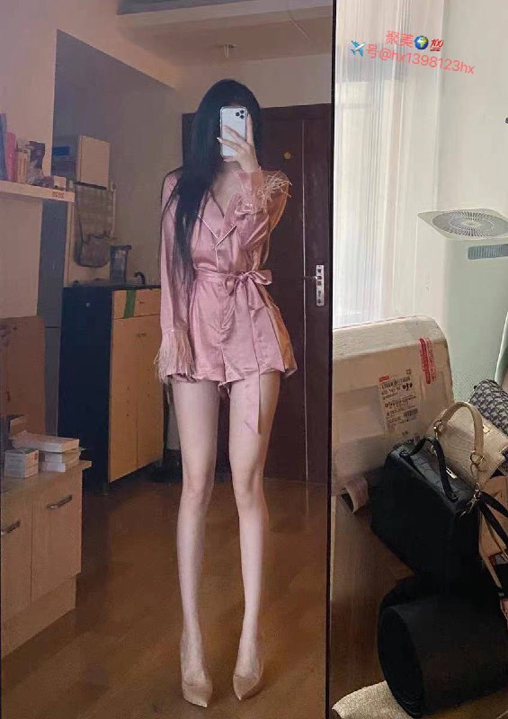 重庆❤️人小网红服装表演专业·👧真实02年172E🐻.性格温柔，三点粉.见客碧玺。