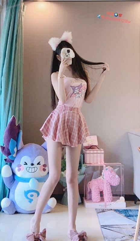 重庆❤️人小网红服装表演专业·👧真实02年172E🐻.性格温柔，三点粉.见客碧玺。