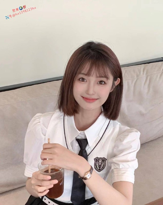 重庆偶尔兼职05年小纯•全身嫩白上下三点粉 筷子腿•紧致如初 不事不催 性格超温柔•169天然C 0整形•🉑️共浴🐍极有耐心配合度极高清水出芙蓉 天然去雕饰